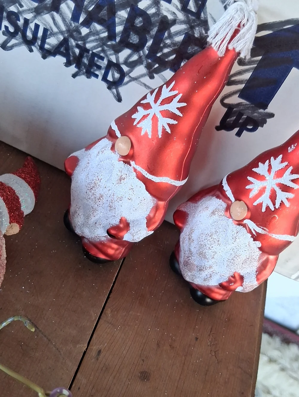 Red Santa Garden Gnome Holiday Figurine - Brand Unknown&pictured Items
